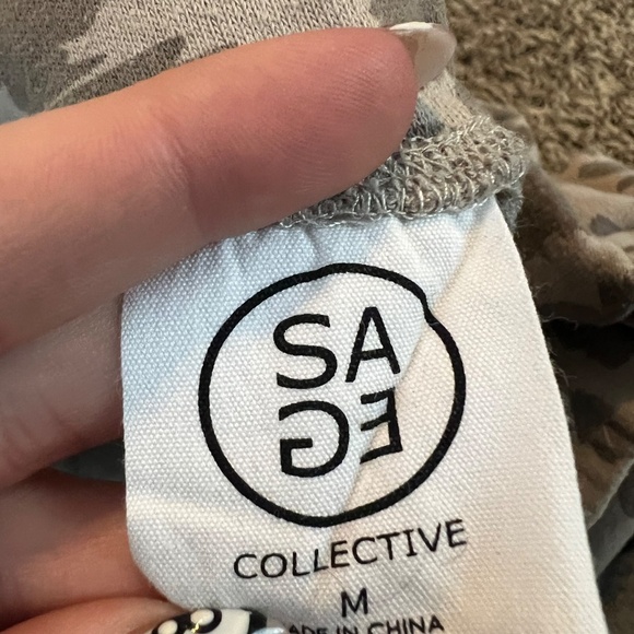 Sage Collective cheetah leopard print soft cotton jogger sweatpants size medium - Picture 2 of 4